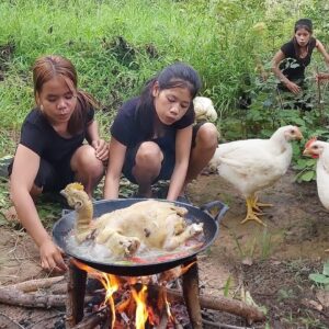 Survival in rainforest, Catch and cook chicken for jungle food, Chicken soup chili so delicious food