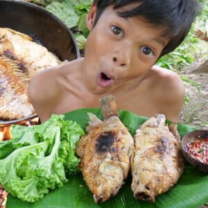 Survival in the rainforest - Cooking fish recipe and eating in forest